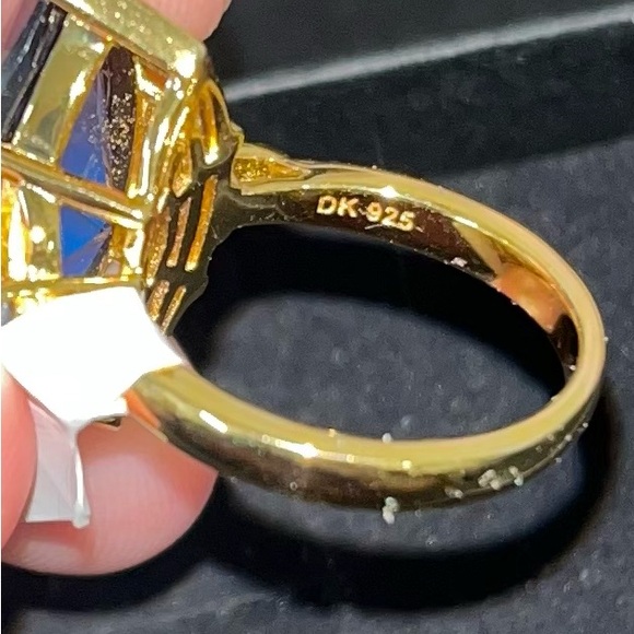 Elegant Blue and Gold Women's Ring - Picture 5 of 5